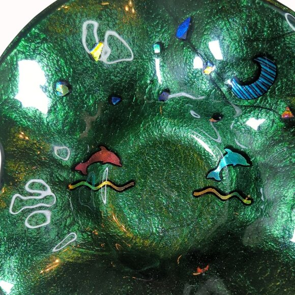 Handcrafted Studio Art Glass Green Iridescent Bowl With Dolphin Accents Signed - Picture 7 of 7